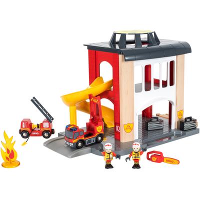 Spiel-Feuerwehrwache BRIO "BRIO WORLD, Große Feuerwehrstation mit Einsatzfahrzeug", bunt, Fahrzeug-Spielwelten, KinderB:19cm H:24cm T:27cm, FSC - schützt Wald - weltweit, B:19cm H:24cm T:27cm