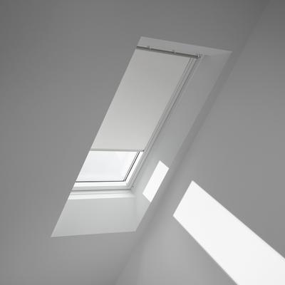 Verdunklungsrollo VELUX "DKL M06 1025SWL", weiß (weiß, weiß), M06, stufenlos positionierbar, Aluminium, Polyester, Rollos, weiße Führungsschienen & Griffleiste Image