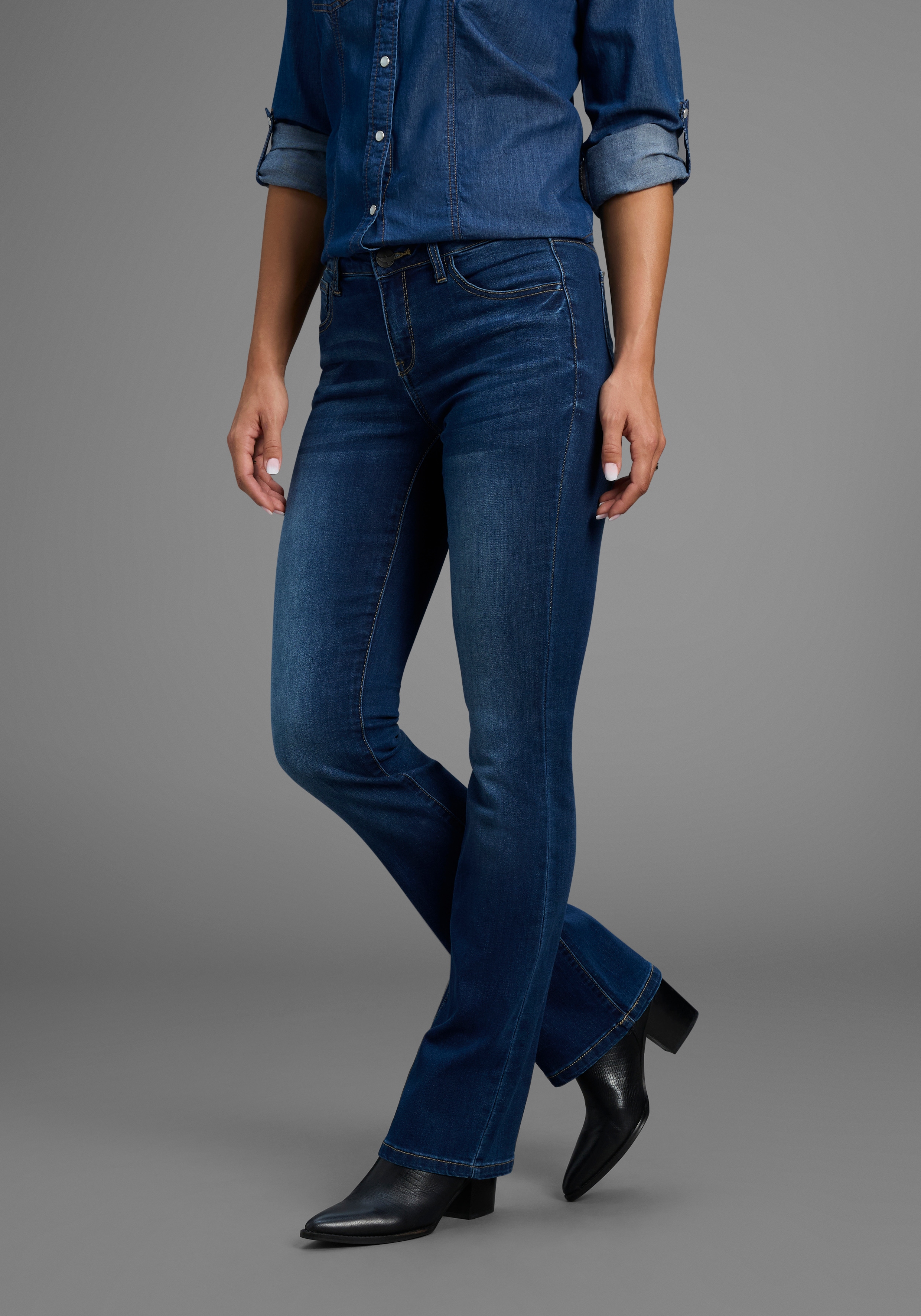 Bootcut-Jeans ARIZONA "Ultra-Stretch", Damen, Gr. 22, K + L Gr, blau (dunkelblau use), Denim/Jeans, Obermaterial: 74% Baumwolle, 24% Polyester, 2% Elasthan, Basic, extraeng lang, Jeans, normale Passform, Baby-Bootcut, Used-Look-Waschung