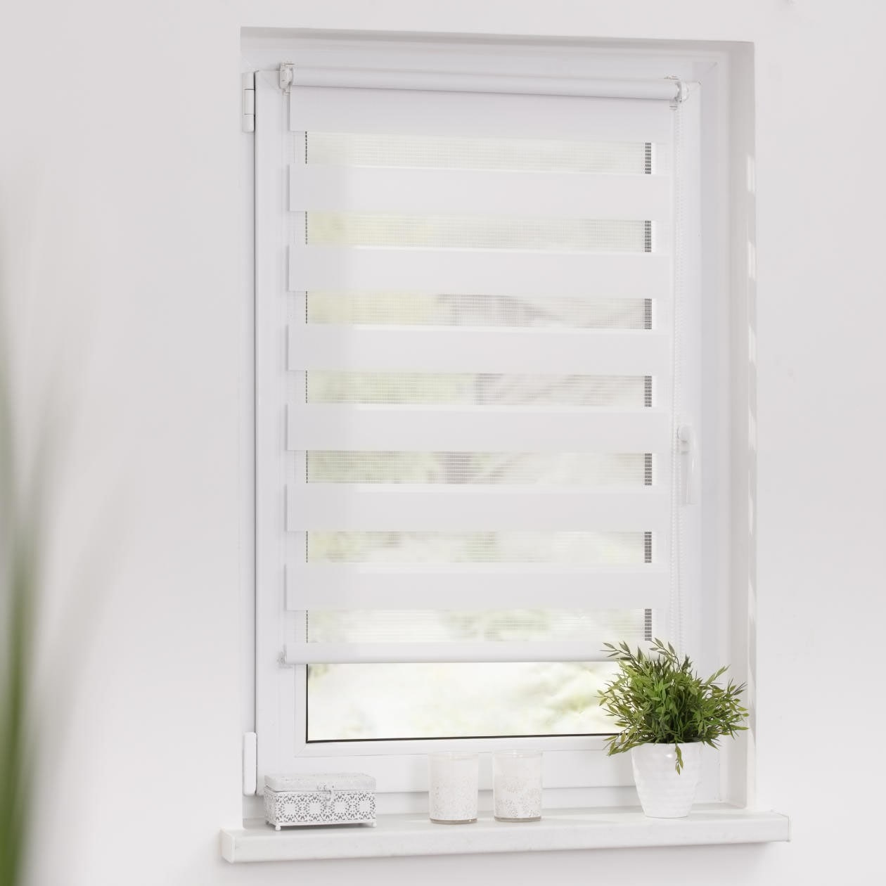 Doppelrollo LICHTBLICK ORIGINAL "Duo Rollo Klemmfix, ohne Bohren, verspannt", weiß (weiß, weiß), B:80cm H:200cm, Polyester, Rollos, Einfache Klemm-Montage ohne Bohren. Für Fenster & Türen geeignet.