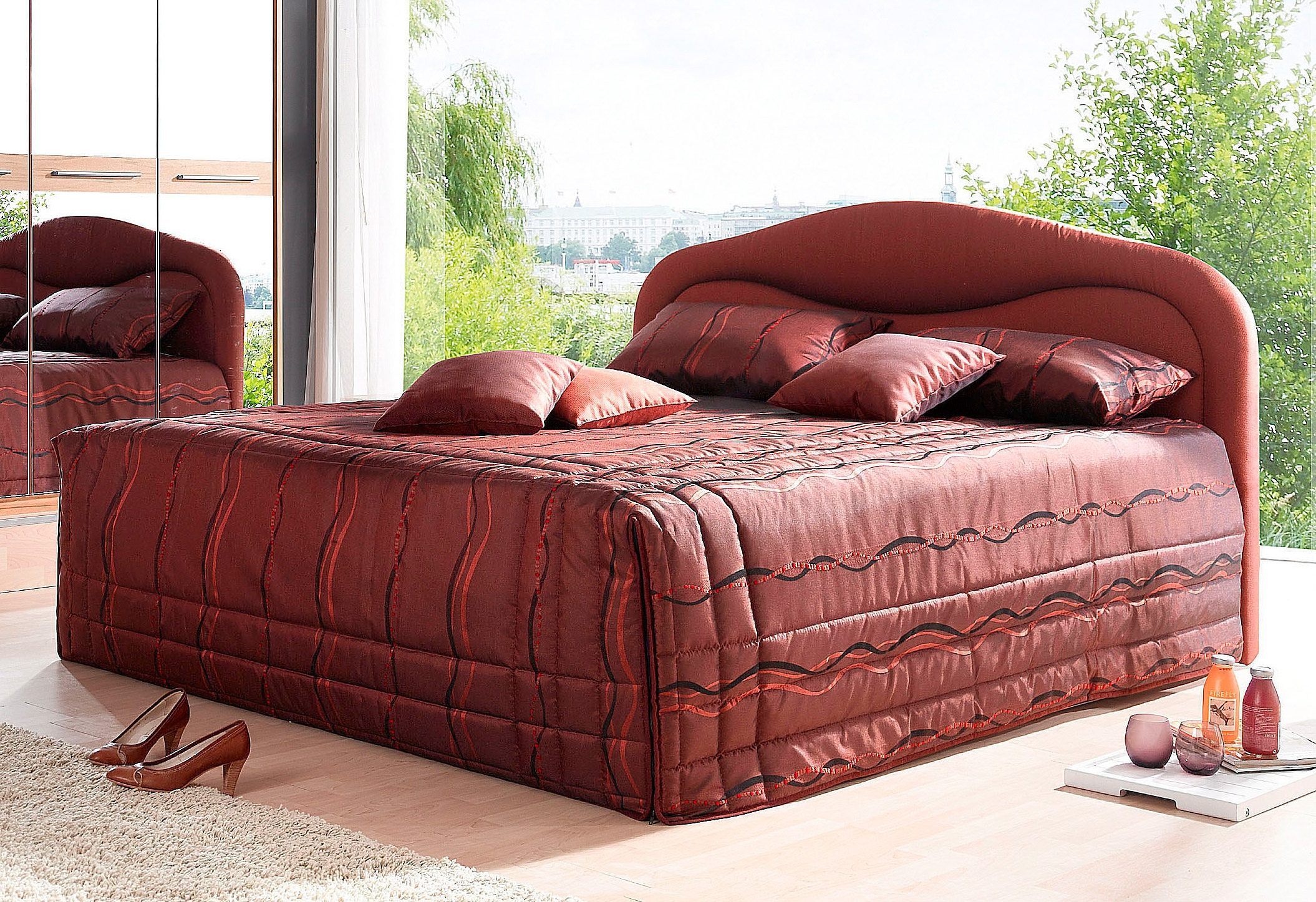 Polsterbett, bunt (bordeauxrot), B:132cm L:212cm, Bezug Bett: Jacquard (100% Polyester);Bonnell-Federkernmatratze: Baumwoll-Mischgewebe (51% Polypropylen, 39% Polyester, 10% Baumwolle);Kaltschaummatratze: 100% Polyester, Bezug abnehm- und waschbar...