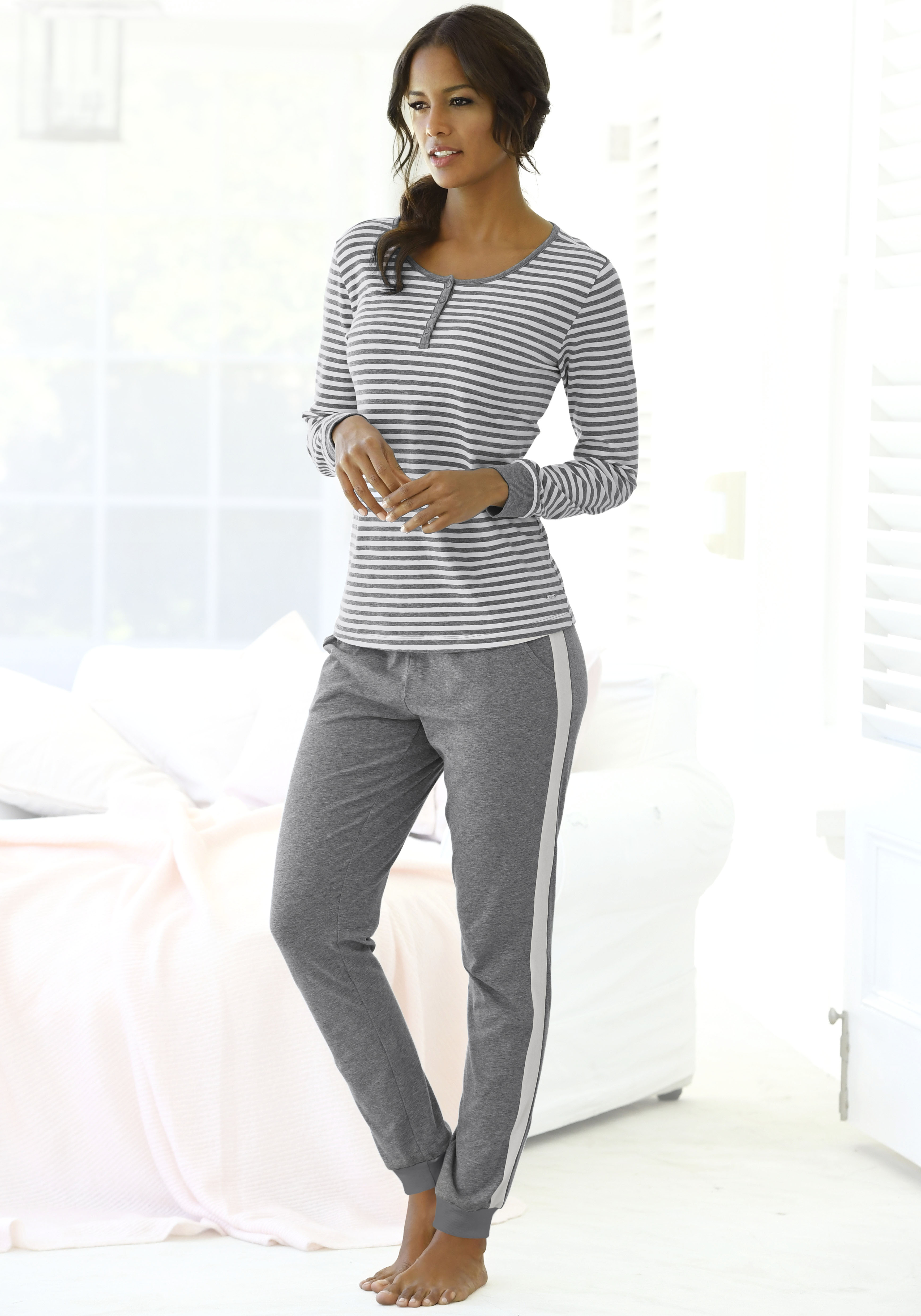 Pyjama S.OLIVER, Damen, Gr. 32/34, grau (grau, meliert, ecru, gestreift), Jersey, Obermaterial: 95% Baumwolle, 5% Elasthan, gestreift, meliert, slim fit lang, Rundhals, eingesetzt Bündchen, Homewear-Sets, mit seitlichen Streifen am Bein