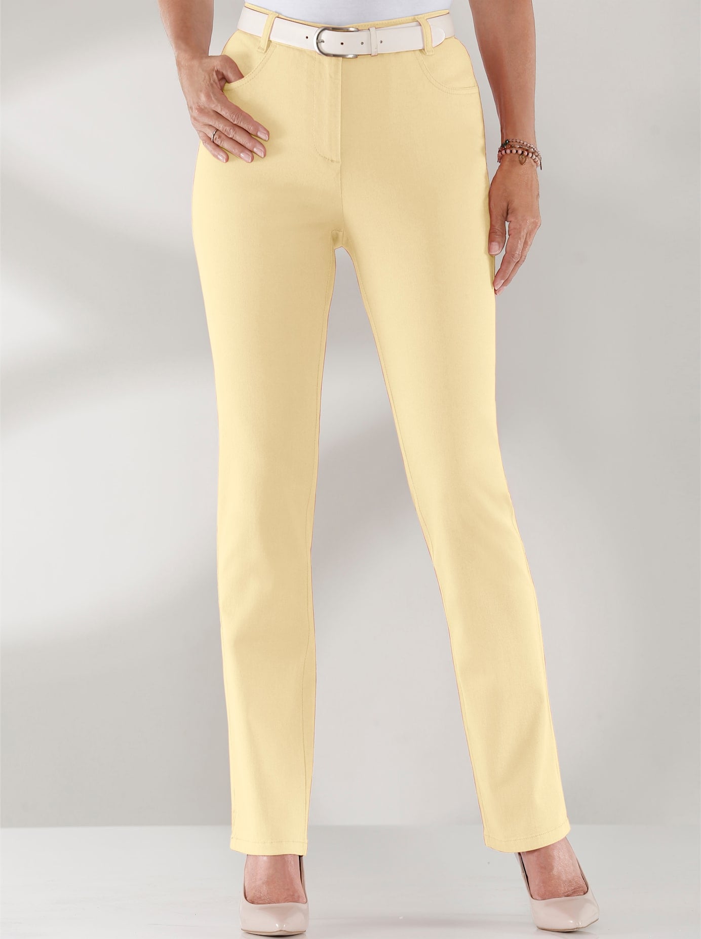 Bequeme Jeans CLASSIC BASICS, Damen, Gr. 22, Kurzgrößen, gelb (vanillegelb), 97% Baumwolle, 3% Elasthan, unifarben, lang, Jeans