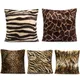 Taie d'oreiller carrée à imprimé zèbre léopard sur un côté coussin décoratif de salon de canapé