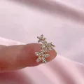 Boucle d'oreille clip fleur pour femme sans piercing manchette d'oreille géométrique en cristal