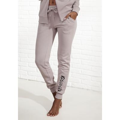 Sweatpants BENCH. LOUNGEWEAR, Damen, Gr. 48/50, N-Gr, rosa (rauchrosa), Interlock, Obermaterial: 60% Baumwolle, 40% Polyester, unifarben, bestickt, Basic, bequem lang, Hosen, mit Logodruck und Stickerei, Loungewear Image