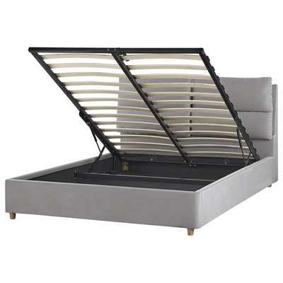 Polsterbett aus Samtstoff Hellgrau 140 x 200 cm mit Bettkasten hochklappbar Doppelbett Elegantes Modernes Design
