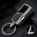 Porte-clés de voiture multifonctionnel en acier inoxydable pour hommes bande métallique lumière