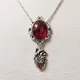 Collier gothique avec pendentif camée en verre rouge et cœur en argent