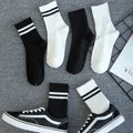 Chaussettes de Tennis en Coton Rayé pour Homme et Femme Couleur Unie Blanc et Noir Collection