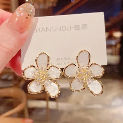 Korea New Design Fashion Jewelry Exaggerated White Acrylic Zircon Flower Earrings Elegant Women