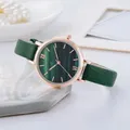 Montre-bracelet à quartz vert paon pour femmes petites montres bracelet en cuir meilleur cadeau