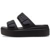 Pantolette CROCS "Brooklyn Low Wedge", Damen, Gr. 42, schwarz, Croslite, modisch, Schuhe, Plateau, Sommerschuh, Schlappen mit Schnallenverschluss