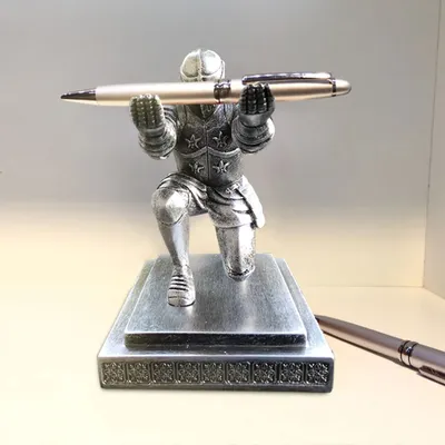 Porte-stylo de chevalier avec stylo à bille accessoire de bureau porte-crayon Figurine de soldat