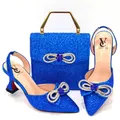 Ensemble de chaussures et de sacs assortis avec cristal document R Blue chaussures de fête