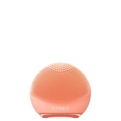FOREO LUNA™ 4 go Gesichtsreinigungs- und Straffungsgerät für alle Hauttypen Gesichtsmassagegerät PEACH PERFECT Nude Image