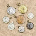 8pcs Antique Bronze Argent Plaqué Horloge Charms Main Pendentif: DIY pour bracelet collier