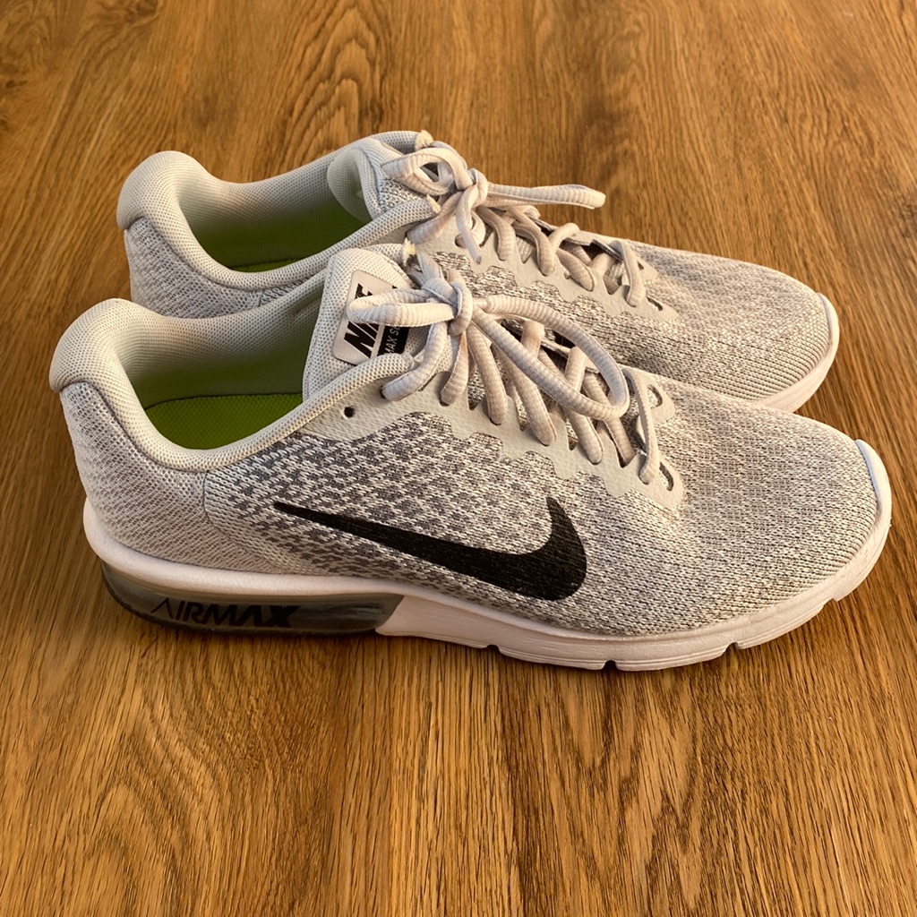 Nike Shoes | Euc Women’s Nike Airmax Tennis Shoes | Color: Gray/White | Size: 7