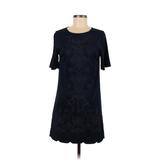 Miss Me Casual Dress - Shift Crew Neck Short sleeves: Blue Print Dresses - Women's Size Small