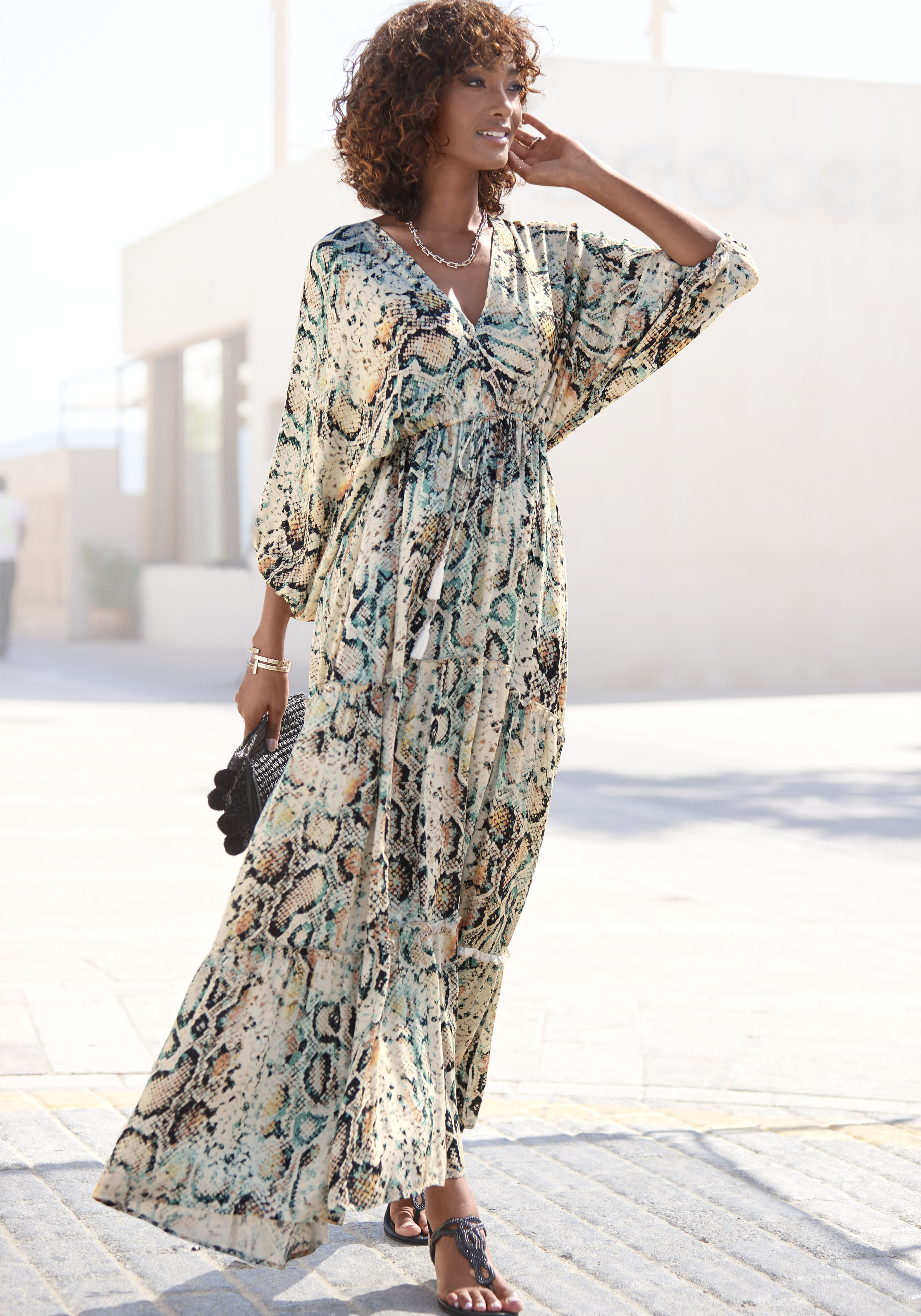 Maxikleid BUFFALO, Damen, Gr. 46, N-Gr, bunt (bedruckt), Web, Obermaterial: 100% Viskose, animal-print, bedruckt, Modisch, figurumspielend bodenlang, tiefer V-Ausschnitt, elastischer Bund, Kleider, mit Schlangenmuster und V-Ausschnitt, Sommerkleid,... Image