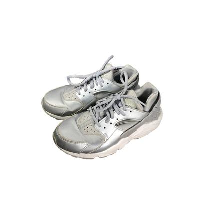 Nike Shoes | Nike Hurache Womens Size 7.5 Fits Like A Ladies 6 Shoe Silver Casual Outdoor | Color: Silver | Size: 7.5