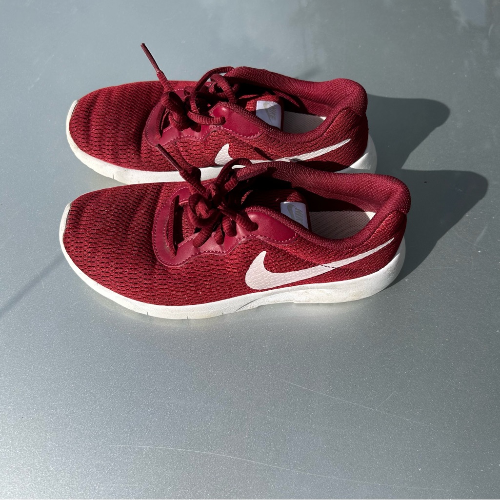 Nike Shoes | Girl’s Nike Size 3.5y Burgundy Shoes, Sneaker, Running Shoes, Athletic | Color: Red | Size: 3.5g