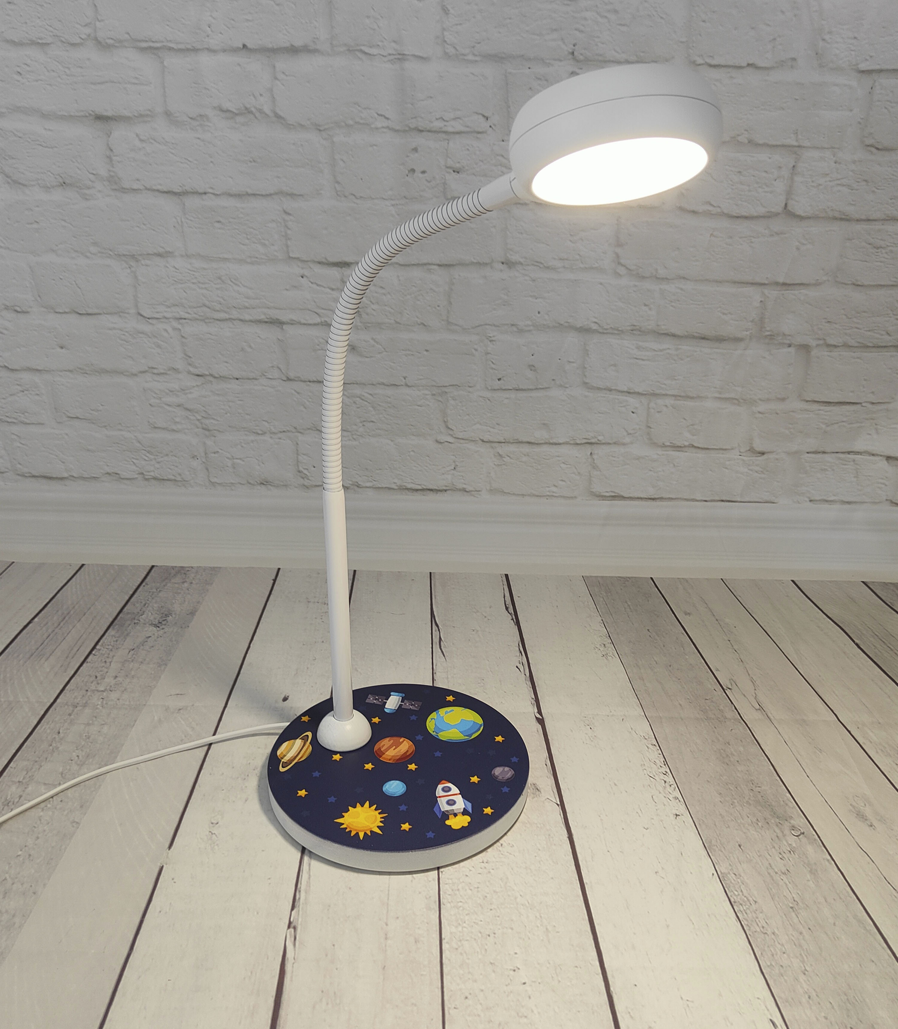 NIERMANN Nachttischlampe "Tischleuchte Weltall", bunt (multi color), 1, 1 Stk., Leuchten, Hochwertige Tisch-Leseleuchte, Kinderlampe