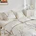 Soft bedsheet and bedspread set