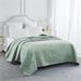 Elegant bedspread set