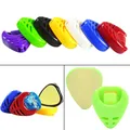 1Pc Portable Plactic Guitar Pick Plectrum Holder pour Case Box Acoustic Heart Sha