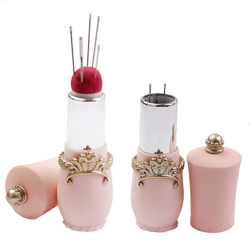 Neue Handwerk Lippenstift Geformt Nadeln Pin Kissen mit 5 Nähen Nadeln Nadelkissen Drehbare Nadel