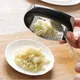 Stainless steel manual circular garlic press masher garlic chopped garlic tool curve fruit vegetable