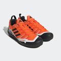 Wanderschuh ADIDAS TERREX "TERREX SWIFT SOLO 2.0" Gr. 44,5, orange (impact orange, core black, crystal white) Schuhe Herren