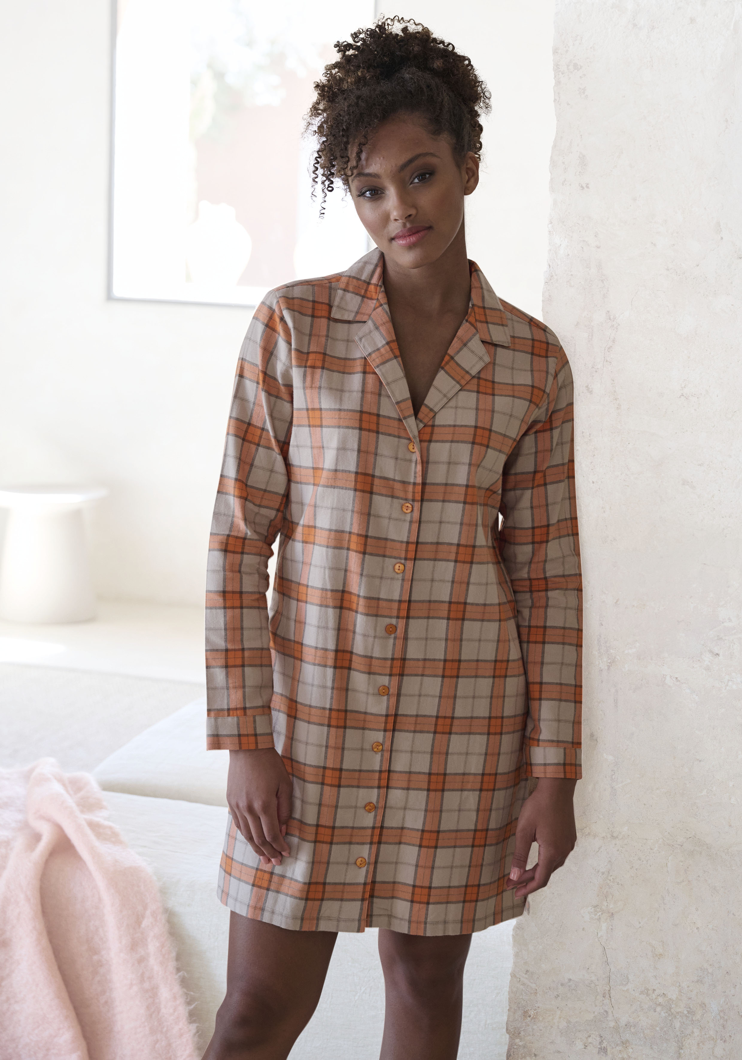 Nachthemd VIVANCE DREAMS, Damen, Gr. 32, N-Gr, orange (orange, sand, kariert), Flanell, Obermaterial: 100% Baumwolle, kariert, mehrfarbig, kurz, V-Ausschnitt, Kleider Nachthemd, aus kuschelig weichem Flanell Image