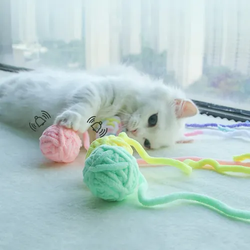 MADDEN Lustige Katze Spielzeug Bunte Garn Bälle mit Glocke Sounding Interaktive Kauen Spielzeug für