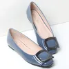 Große Größe 41 42 43 44 45 Frauen Flache Ferse Schuhe 31 32 33 Quadratischen Kopf Patent Leder Schuhe Dame wohnungen Weiche Sohle Metall Dekoration