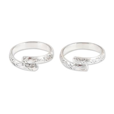 Blooming Hug,'Pair of Sterling Silver Toe Rings with Floral Pattern'