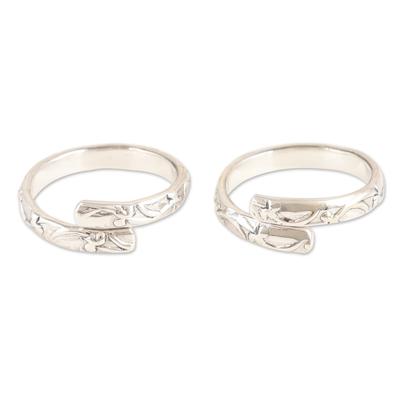 Leaf Hug,'Pair of Sterling Silver Toe Rings with Leafy Pattern'