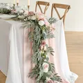 Chemin de guirxiété d'eucalyptus Élavec fleurs table de mariage centres de table Repes sal pour