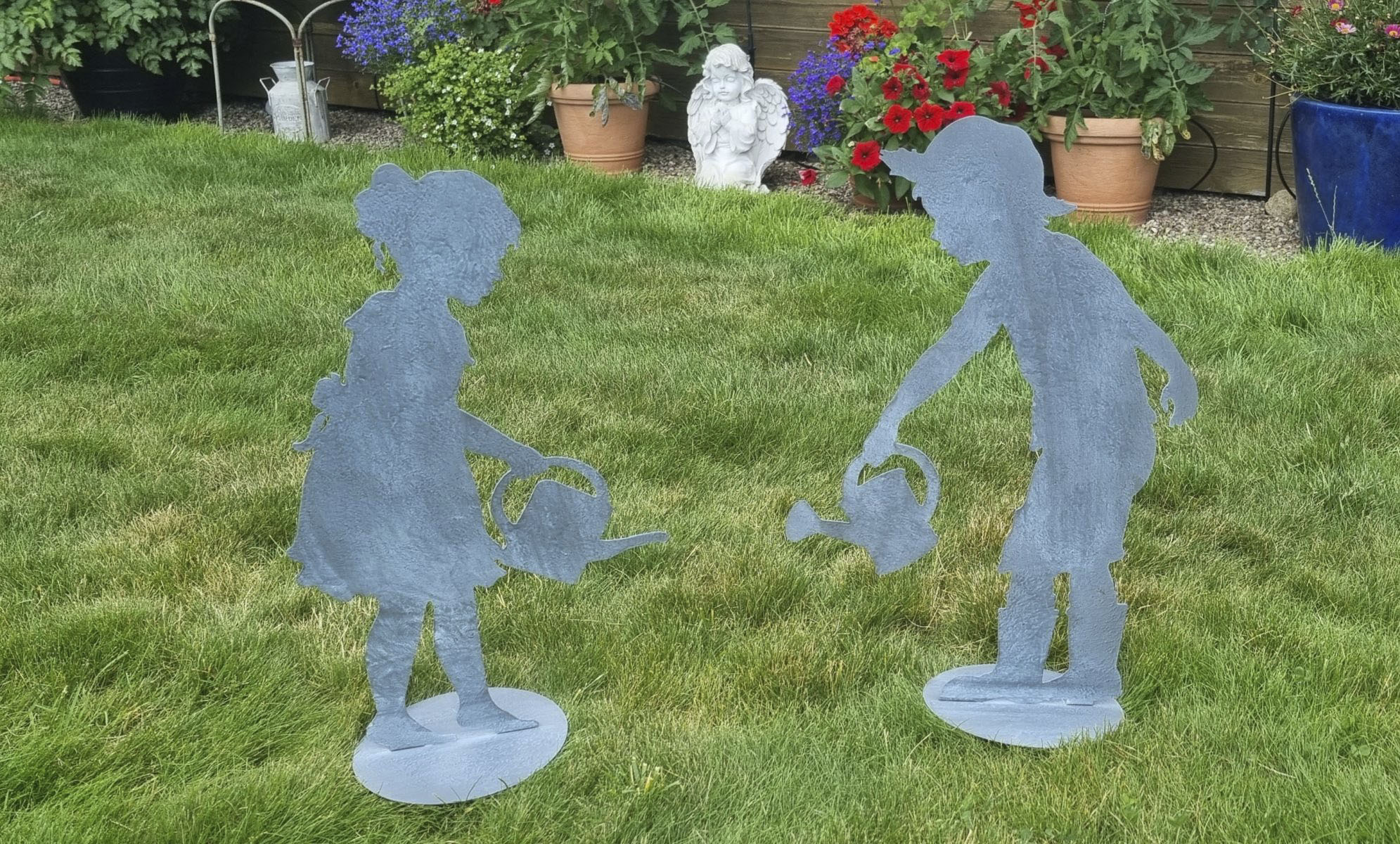 „Gartenfigur AMBIENTE HAUS „“Mädchen / Junge Set aus Metall 45cm““ Gartenfiguren Gr. B/H: 31 cm x 45 cm, grau (grau, rost) Gartenfiguren“