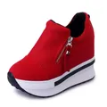 Platform Sneakers 2023 nuove donne rosse Casual comode scarpe con tacco nascosto scarpe di tela nere