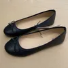 Elegante Ballerina-Damen-Schuhe mit flacher runder Zehenpartie und bequemer Slip-On-Damen-Loafer aus