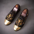 New Fashion Top oro e punta in metallo uomo scarpe eleganti in velluto scarpe eleganti da uomo