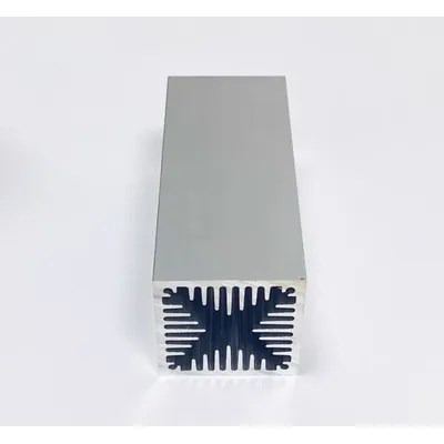 Profilo radiatore raffreddato ad aria ad alta potenza 40 * 40 * 100 / 150mm triodo elettronico