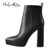 Onlymaker Damen-Stiefeletten mit spitzer Zehenpartie, schwarz, matt, Flock, klobiger Absatz, Plateau-Booties, Party-Schuhe, große kurze Stiefel