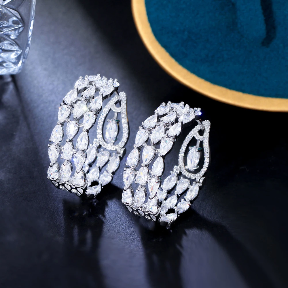 Drei graden brillante Zirkonia Silber Farbe elegante Kreis runde Creolen für Frauen neue Mode Party Schmuck e1057