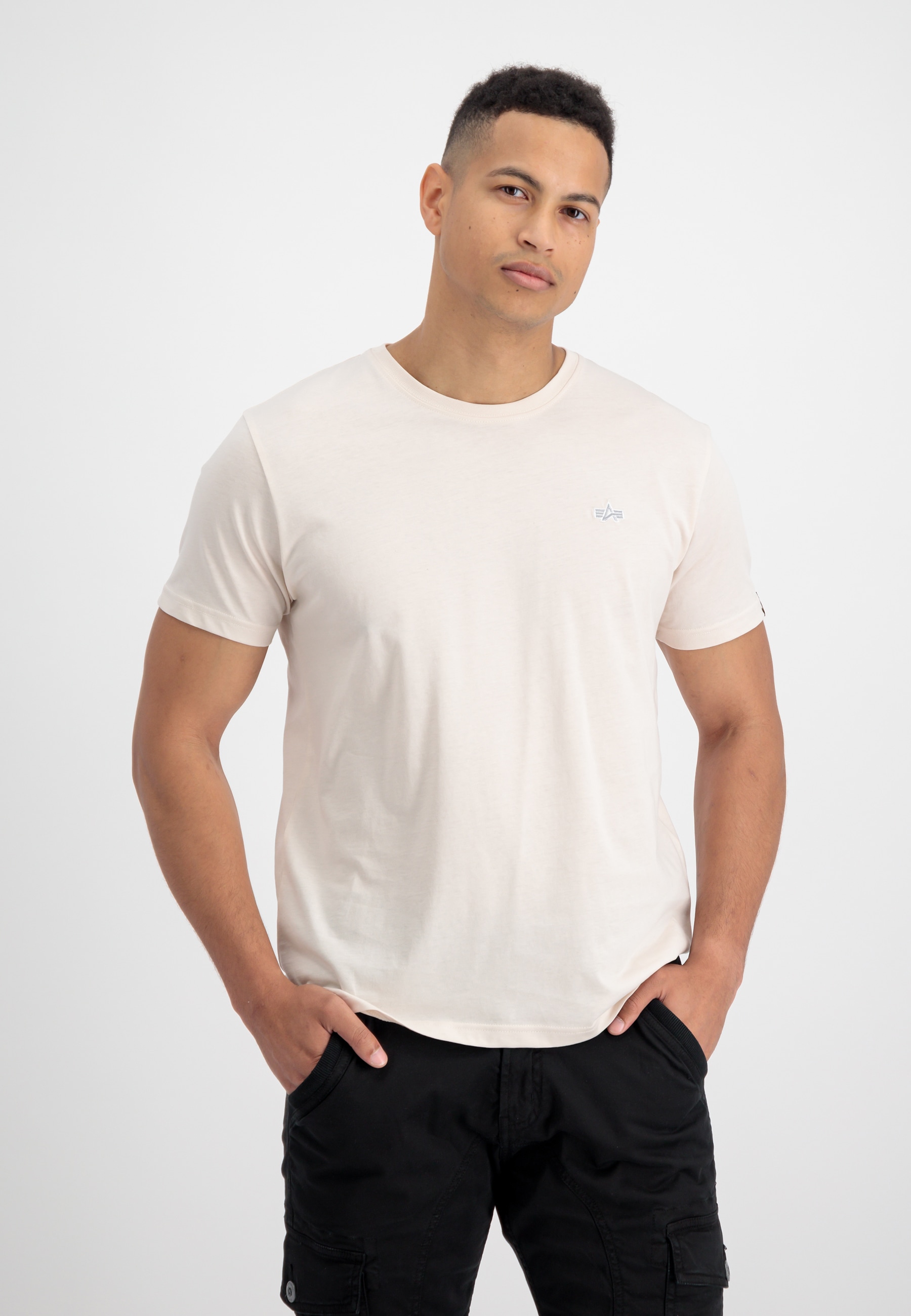 T-Shirt ALPHA INDUSTRIES "Unisex EMB T-Shirt", Herren, Gr. XS, weiß (jet stream weiß), Obermaterial: 100% Baumwolle, Shirts Image