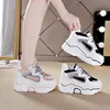 Weiße High Heel Sneakers Damen Chunky Schuhe Keil Sneakers Mädchen Rosa Plattform Tennis Trainer Frau Schuhe mit dicken Sohlen 2023