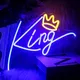 Enseigne au néon King Crow lettres bleues lumières décoratives murales pour chambre d'enfant