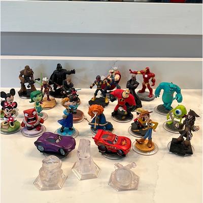 Disney Video Games & Consoles | Disney Infinity 26 Figures/ Crystals | Color: Green/Red | Size: Os